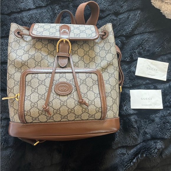 GUCCI BACKPACK WITH INTERLOCKING G - Picture 3 of 6